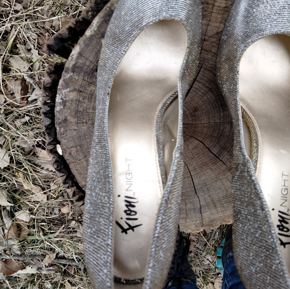 SOLD!Discount!👀 Fioni Night Metallic Pumps in size 9.5 - Picture 4 of 6